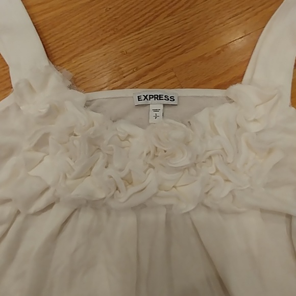 🌷CLOSET CLOSE OUT🌷
Express Front Ruffle Tank Top
Size Small - Picture 3 of 4
